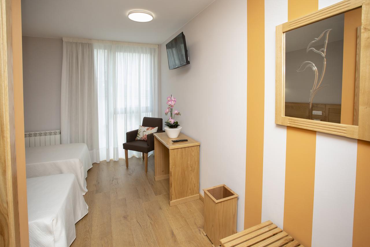 Hotel Novoa Саррія Екстер'єр фото