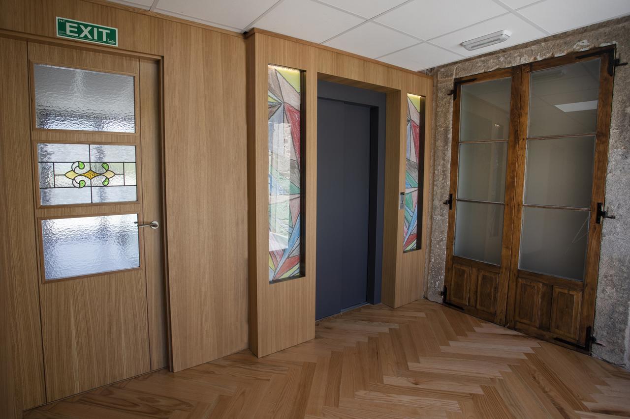 Hotel Novoa Саррія Екстер'єр фото