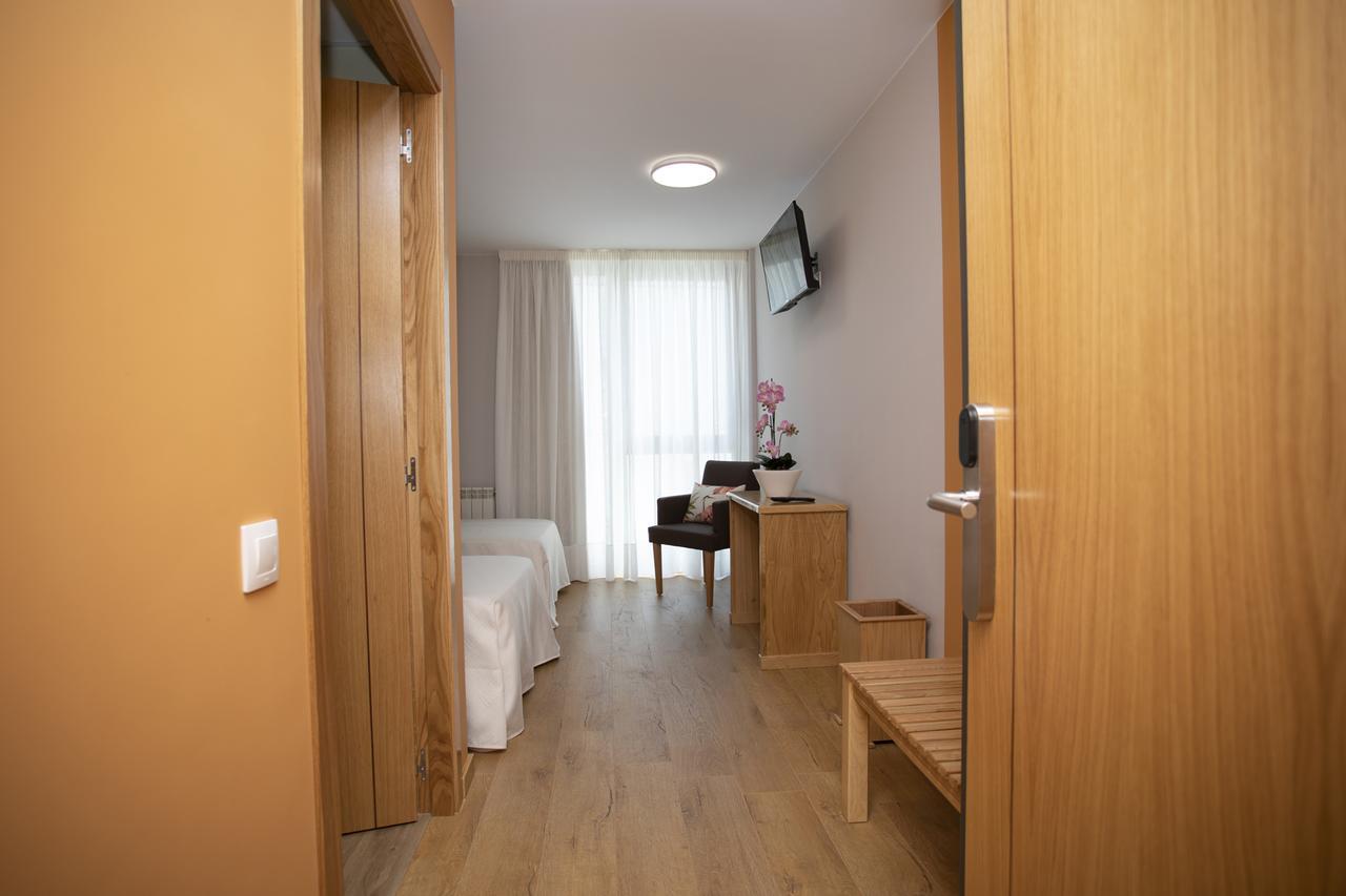 Hotel Novoa Саррія Екстер'єр фото